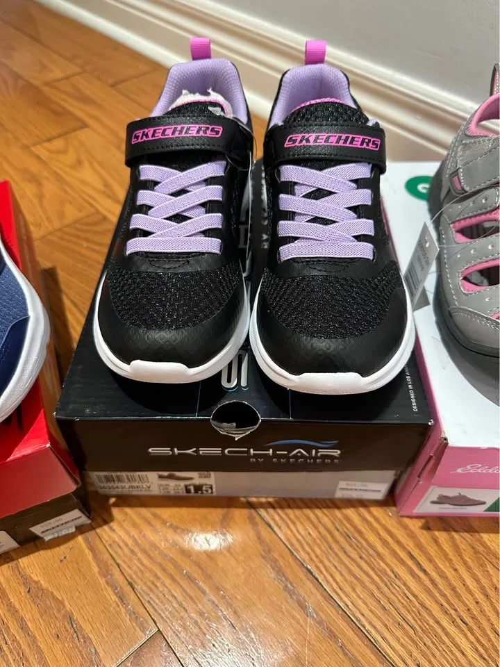 Brand new in box -  girls shoes. image indicator(4)