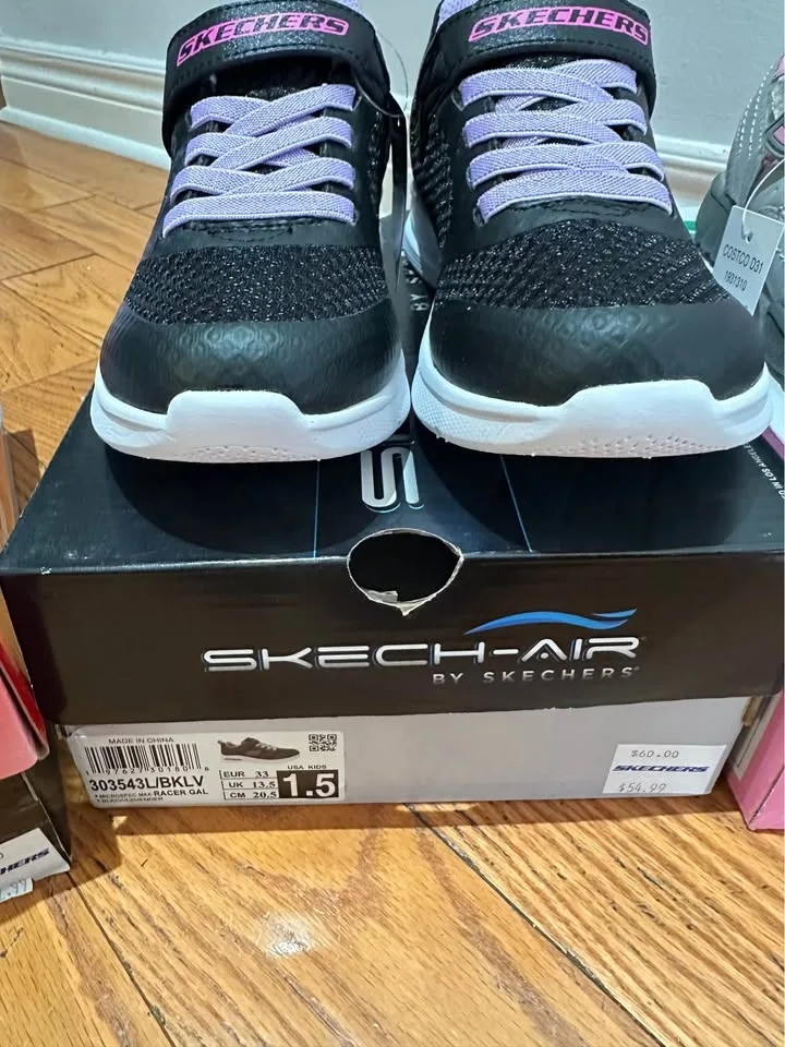 Brand new in box -  girls shoes. image indicator(5)