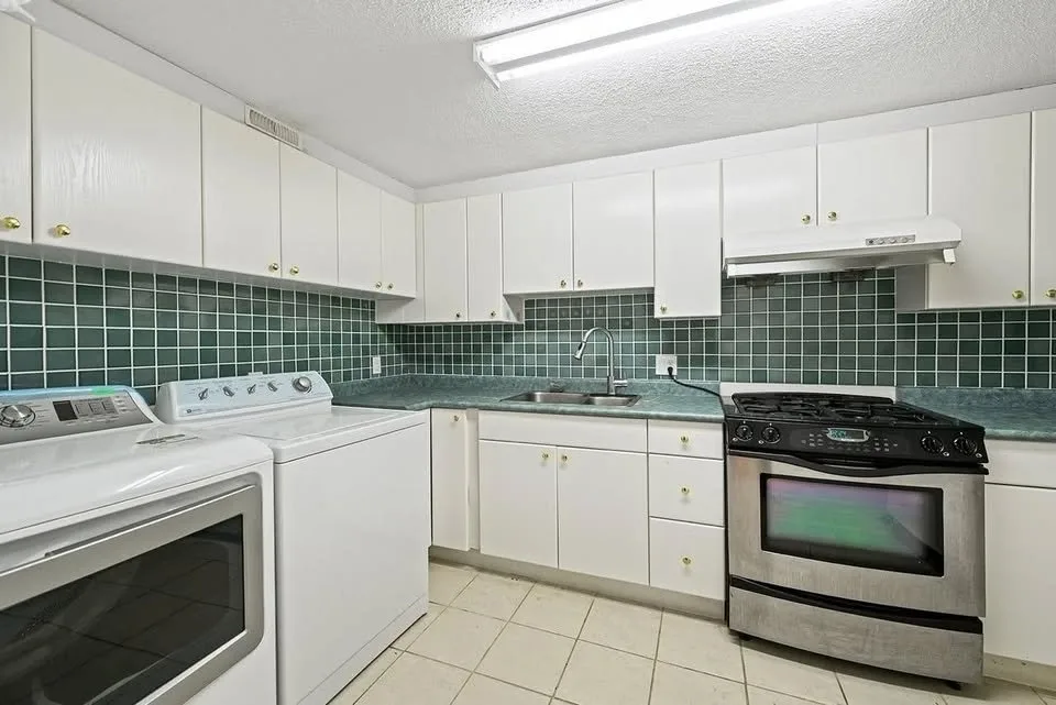 3 Beds 1 Bath House image indicator(4)