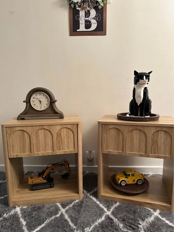 Set of 2 bedside tables/ Juego de 2 mesas de noche image indicator(3)