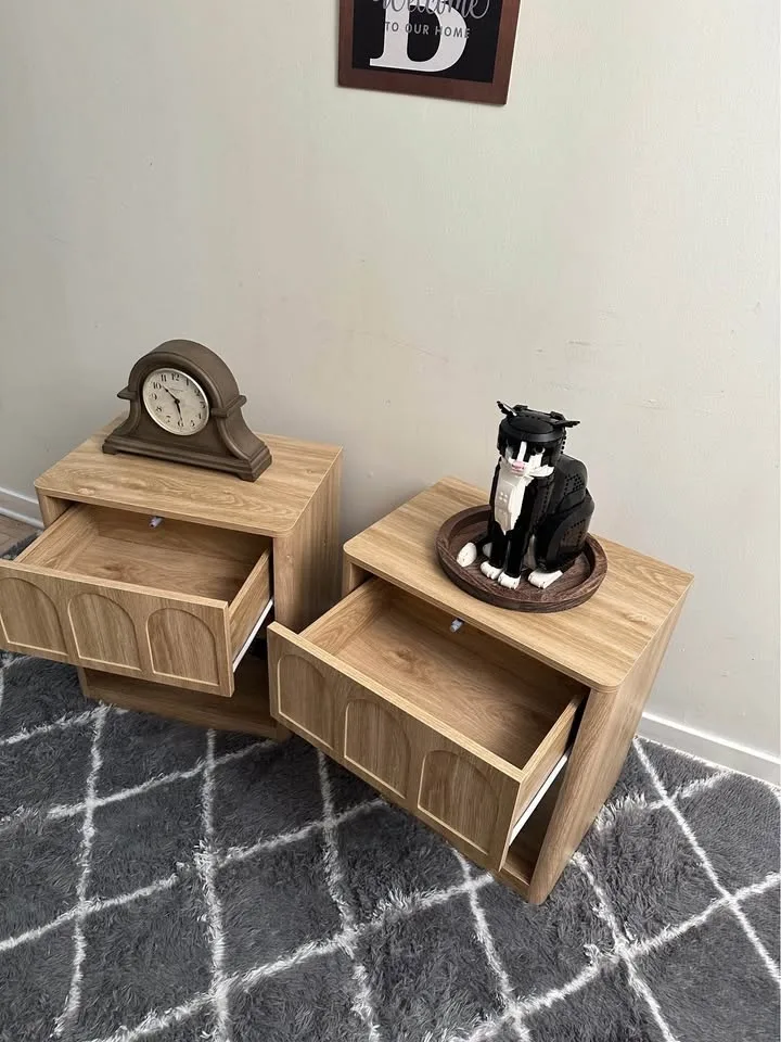 Set of 2 bedside tables/ Juego de 2 mesas de noche image indicator(5)