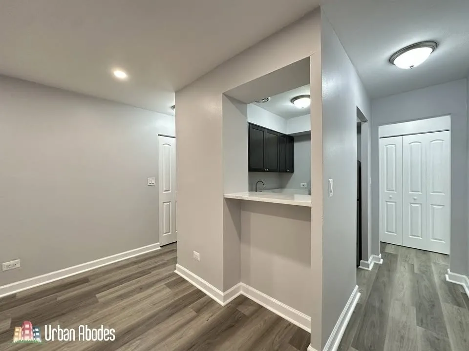 1 Bed 1 Bath Apartment image indicator(7)