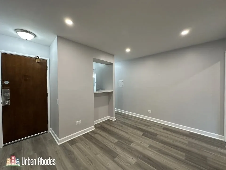 1 Bed 1 Bath Apartment image indicator(8)