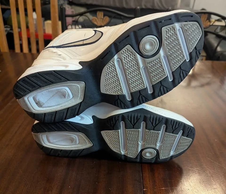 Size 9.5W - Nike Air Monarch IV - White/Navy - Needs Laces image indicator(2)