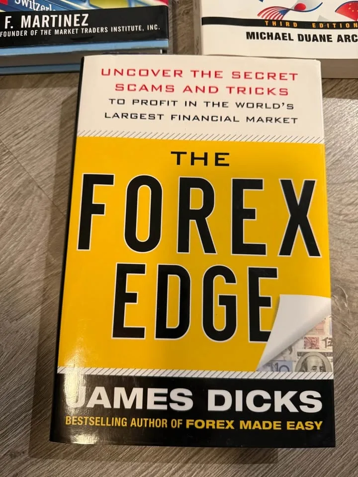 Lot of 3 books image indicator(4)