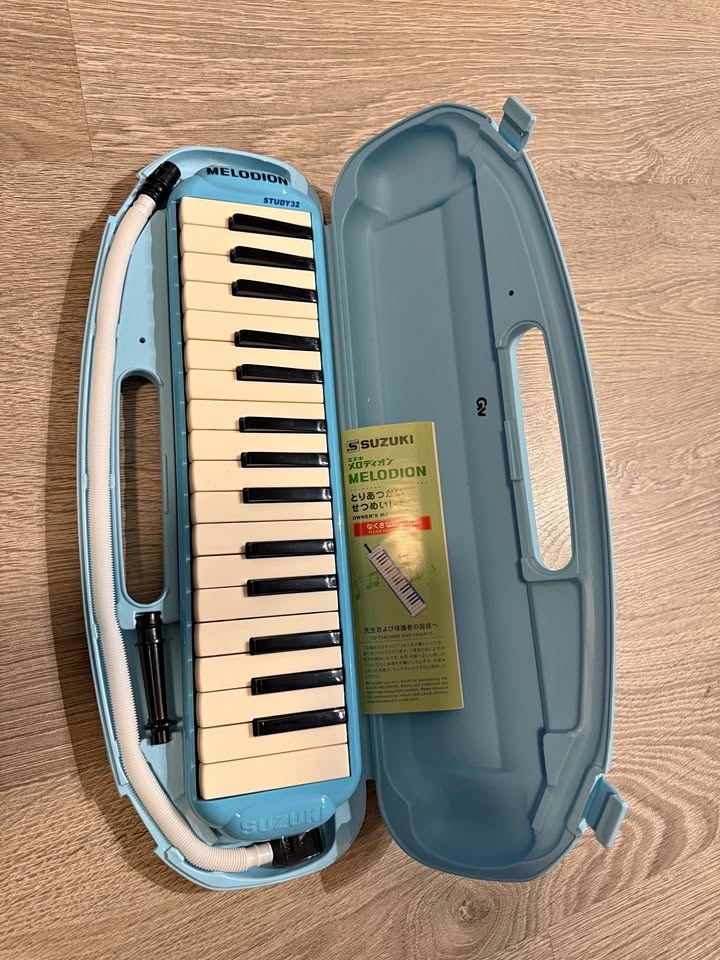Suzuki STUDY-32BLK Alto Melodion with Case
