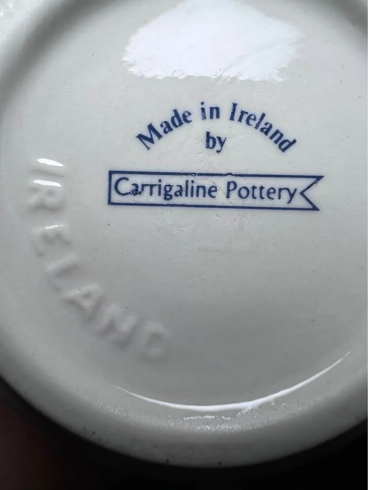 Pair of Carrigaline Pottery Irish Mugs image indicator(7)