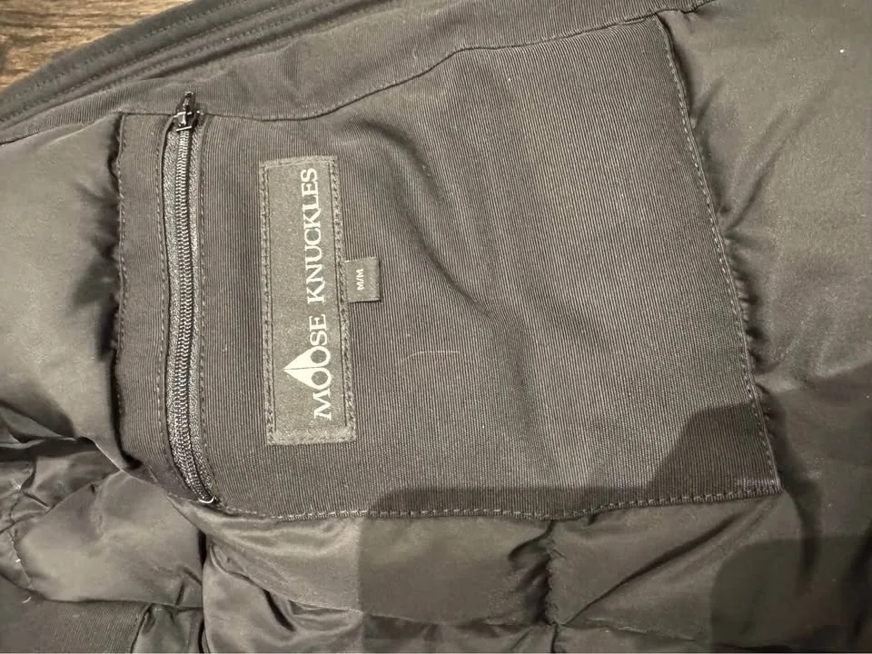 Moose knuckles women’s down filled jacket image indicator(5)