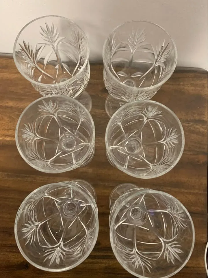 Set of 6 Crystal Wine Glasses image indicator(2)