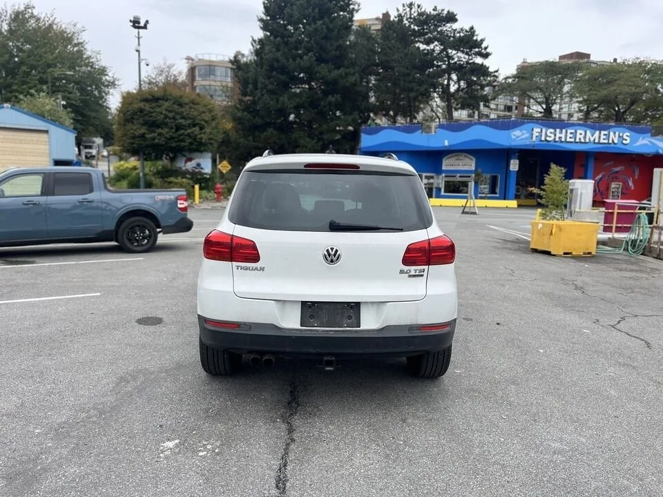 2017 Volkswagen Tiguan image indicator(6)