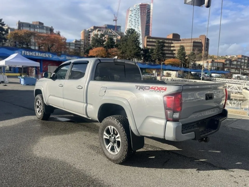 2019 Toyota Tacoma image indicator(4)