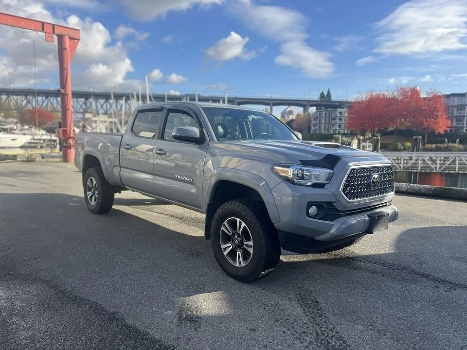 2019 Toyota Tacoma image indicator(8)