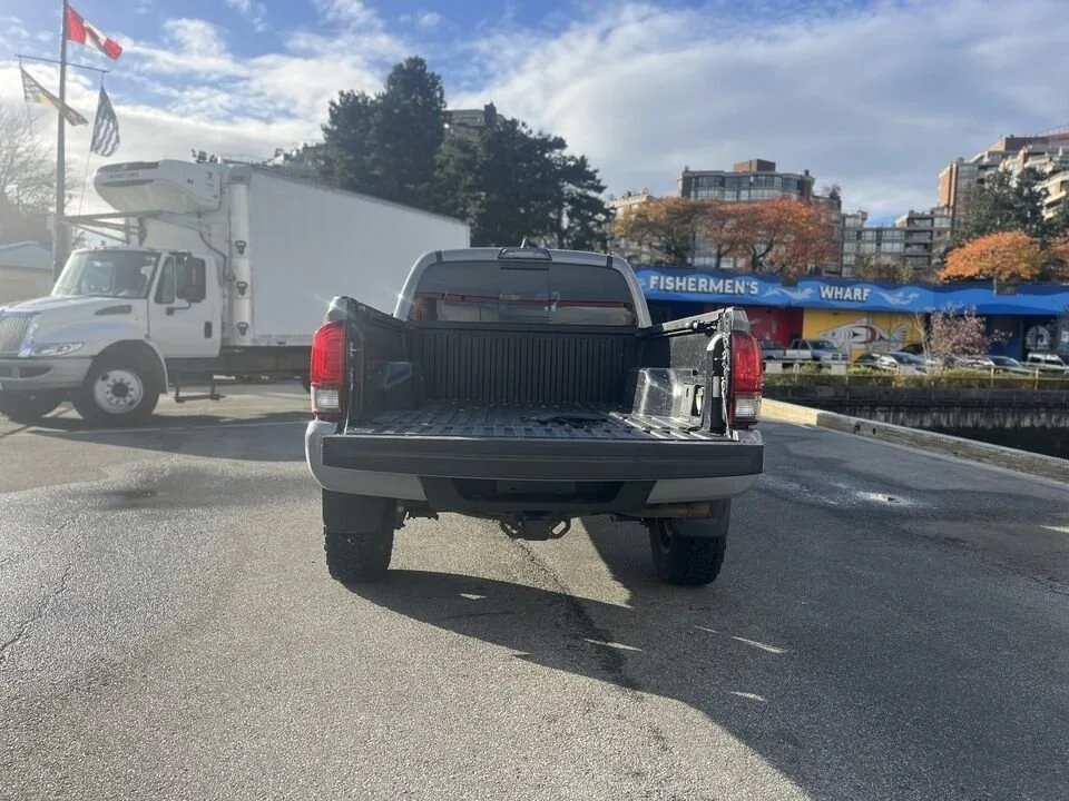 2019 Toyota Tacoma image indicator(10)