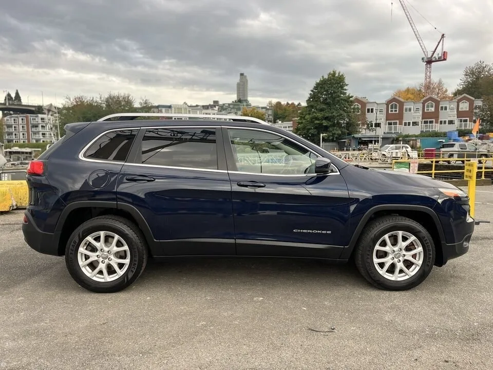 2015 Jeep Cherokee image indicator(7)