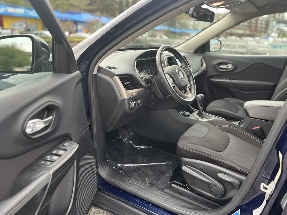 2015 Jeep Cherokee image indicator(10)