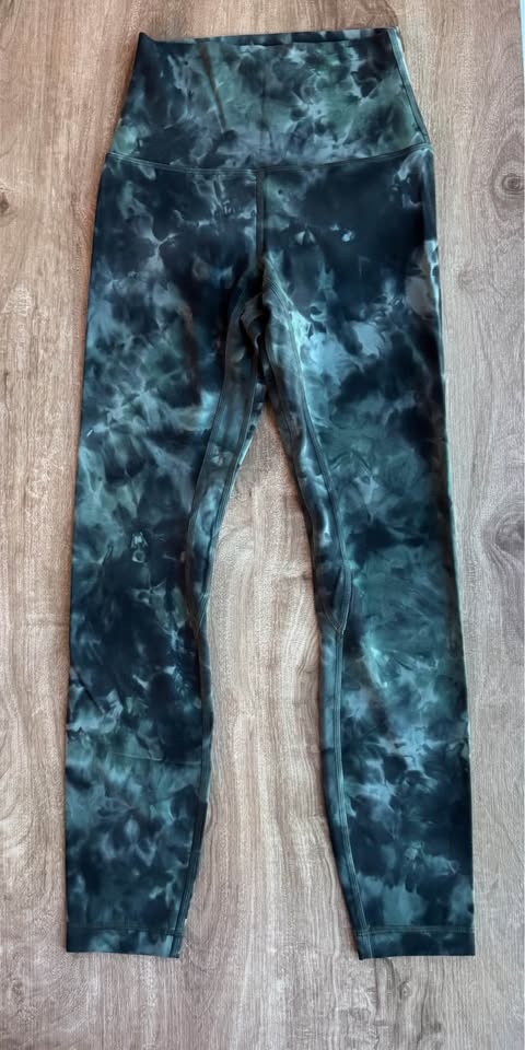 *ALMOST NEW* Lululemon Turquoise Align Leggings - Size 2 - photo 5