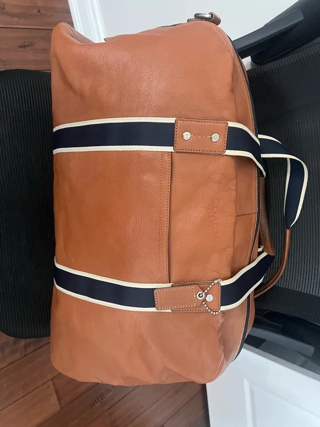 Stunning Authentic COACH Boston HandbagBrown x Navy x White Leat image indicator(2)