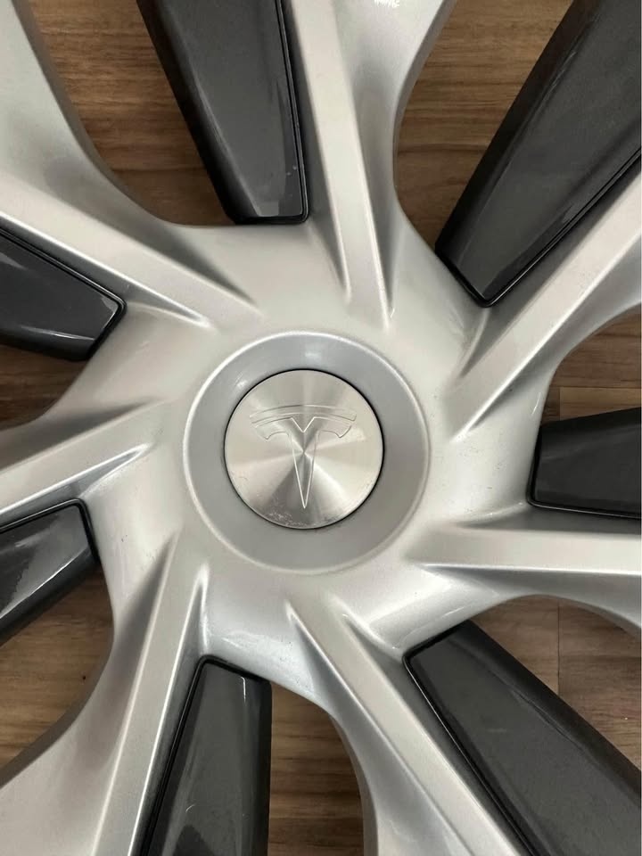 Set of 4 OEM 2020-2024 Tesla Model Y 19" Gemini Hubcap Wheel Cov - photo 2