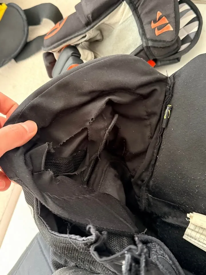 Hockey Gear - Heavily Used image indicator(8)