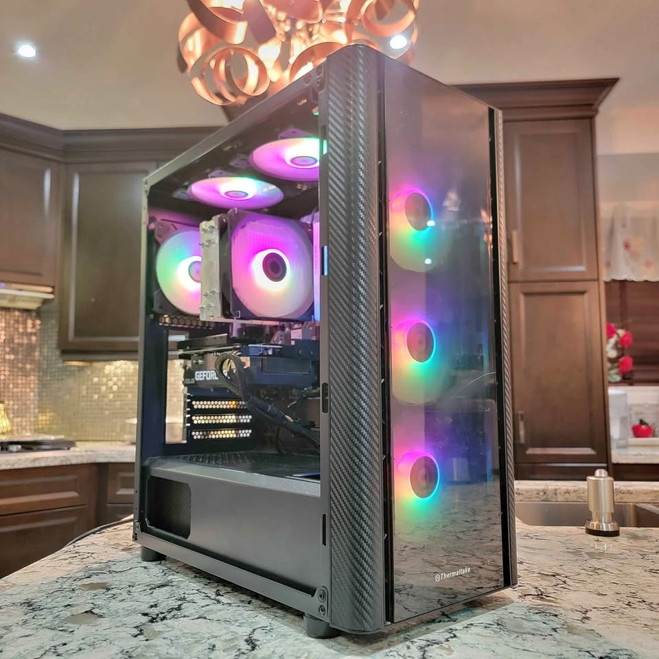 CUSTOM GAMING PC : Ryzen 5 5600x / RTX 3060 / 16GB RAM