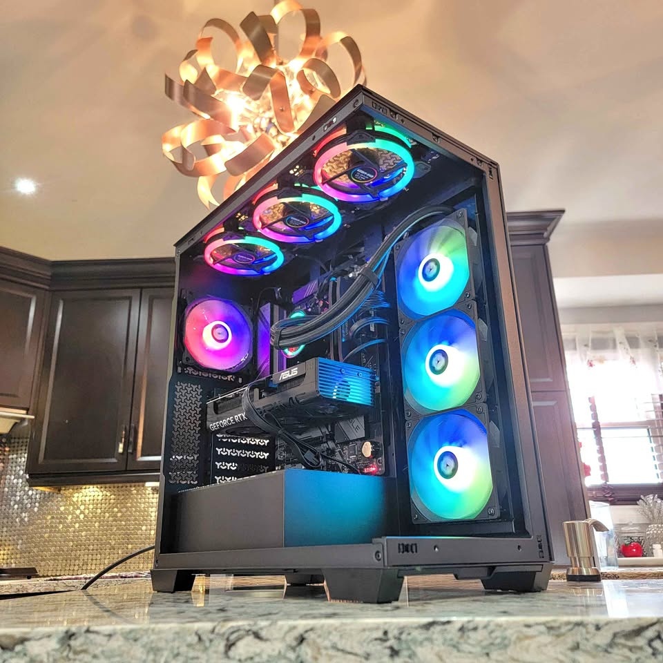 CUSTOM GAMING PC : Ryzen 7 7700x / RTX 5060 / 32GB RAM DDR5