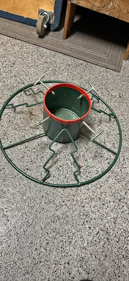 Heavy duty Christmas tree stand