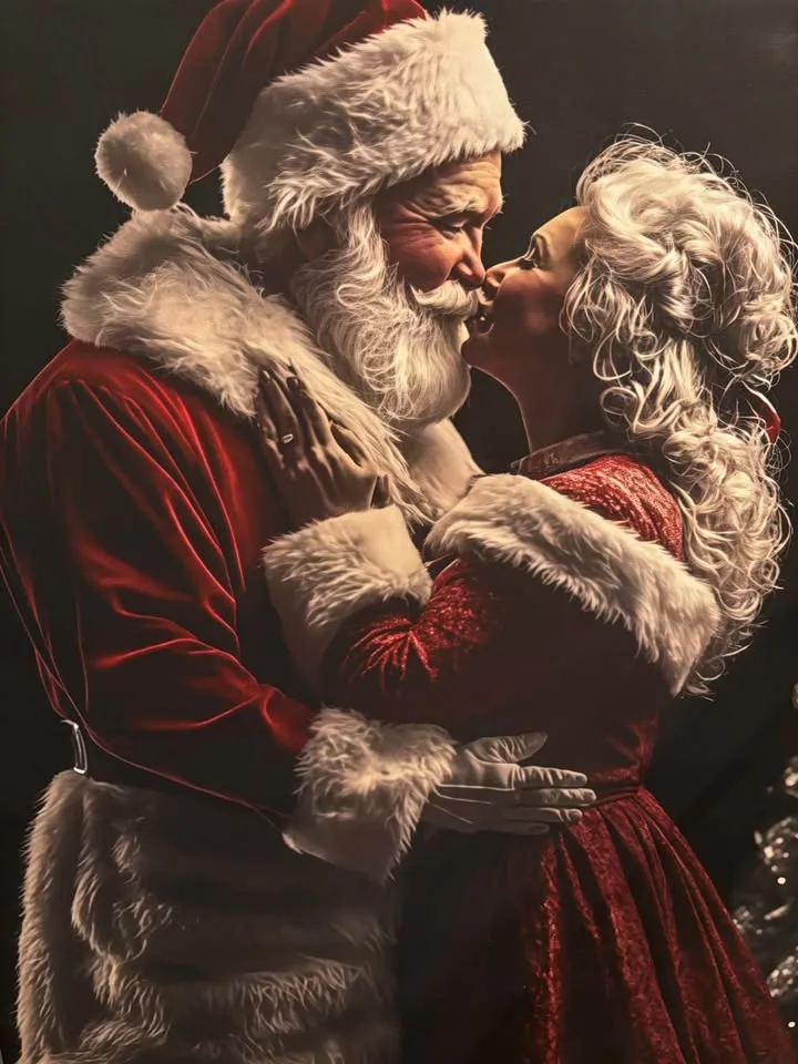 Santa & Mrs.Claus Canvas -Ready To Hang Wall Art image indicator(6)