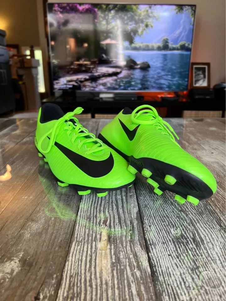 Nike Mercurial Soccer cleats image indicator(3)