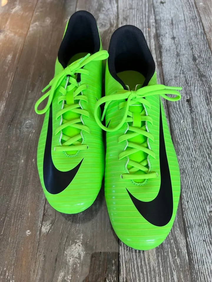 Nike Mercurial Soccer cleats image indicator(4)