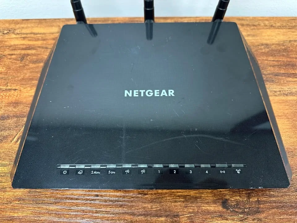 NETGEAR AC1750 Smart WiFi Router R6400v1 image indicator(4)