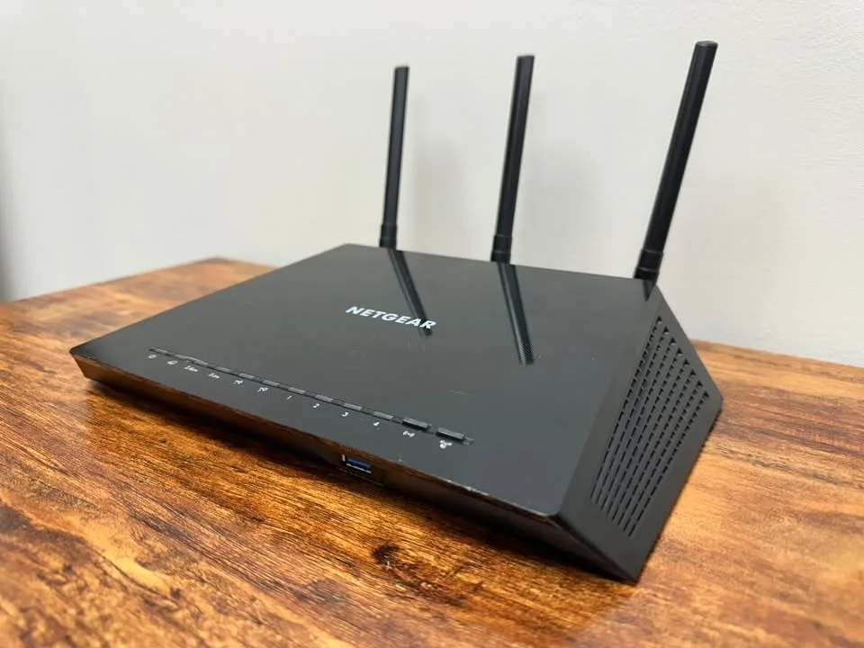 NETGEAR AC1750 Smart WiFi Router R6400v1 image indicator(6)