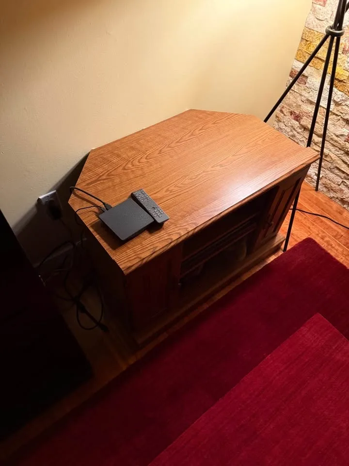 TV table with shelves and doors image indicator(2)