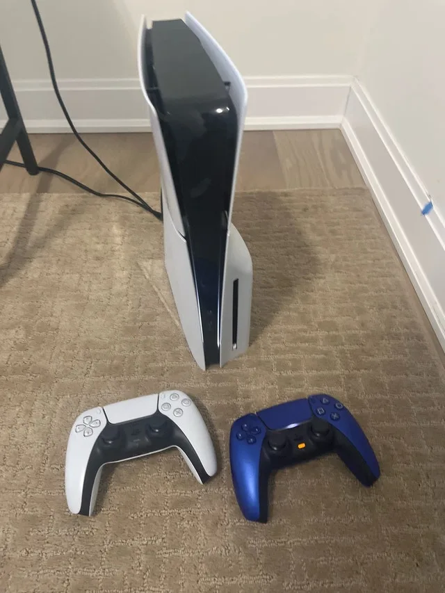 PlayStation 5 Disc Edition Bundle Excellent Condition