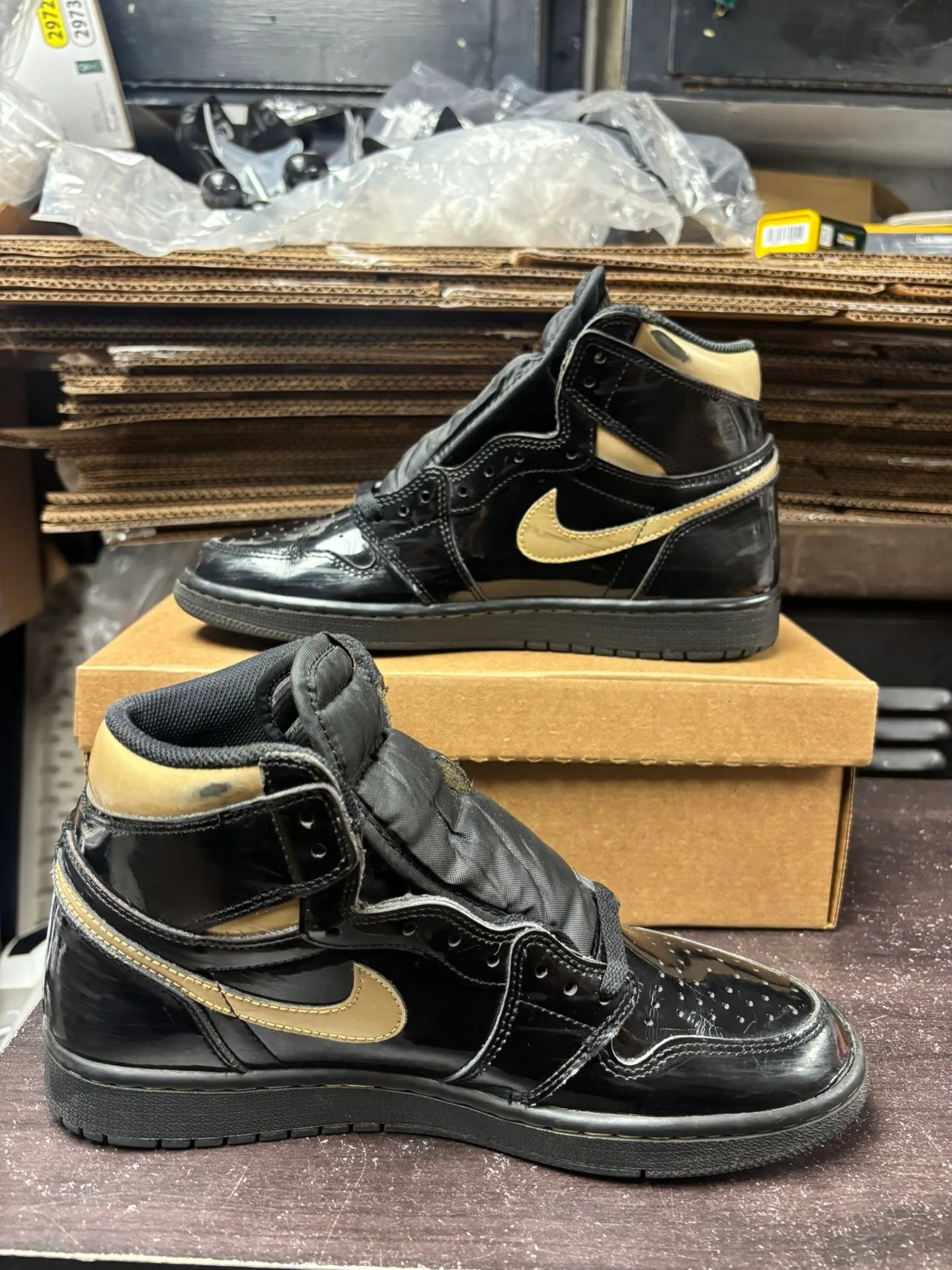 Air Jordan 1 High Black Metallic Gold image indicator(5)