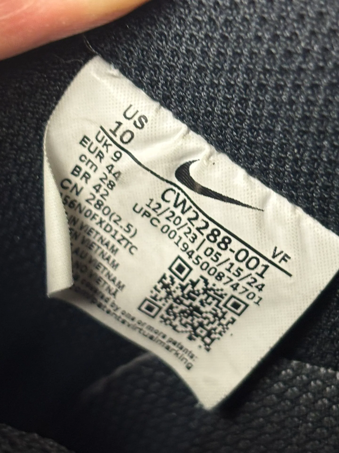 Air Force 1 Low Triple Black image indicator(6)