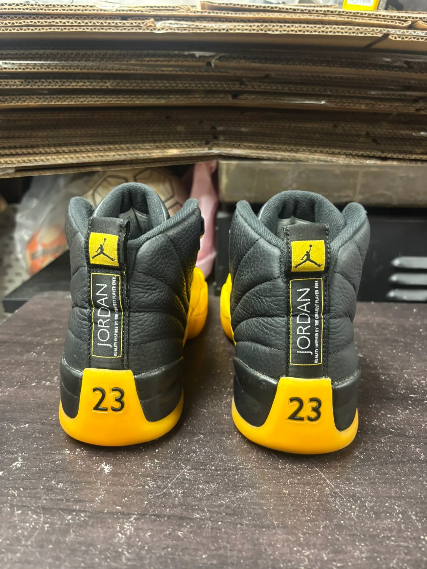 Air Jordan 12 University Gold image indicator(4)