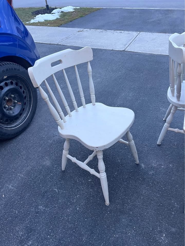 Kitchen Table with 4 Chairs - photo 4