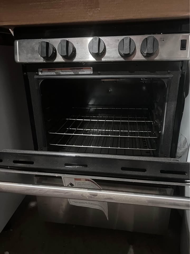 NEW Whirlpool Gas Range - photo 2