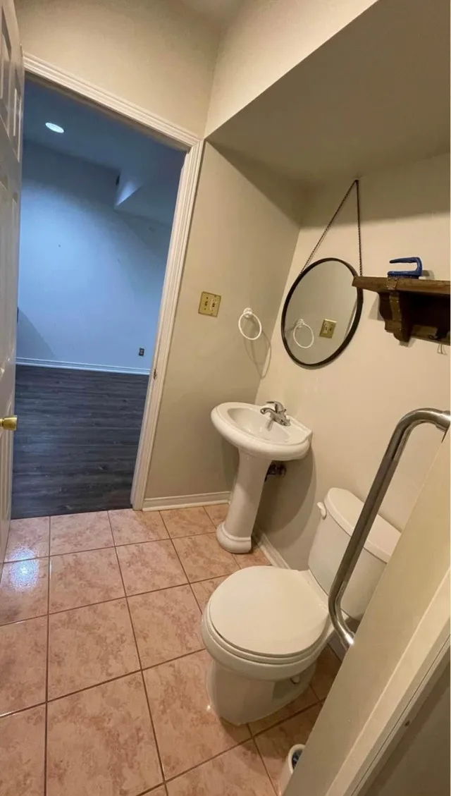 Basement apartment for rent image indicator(5)