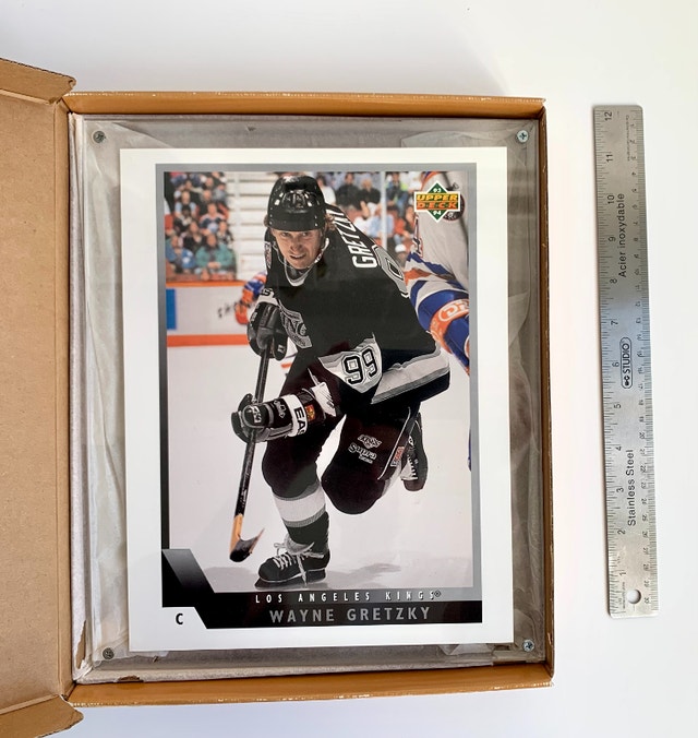 Upper Deck Hockey Wayne Gretzky Blow up Card 1993-94 Encased - photo 4