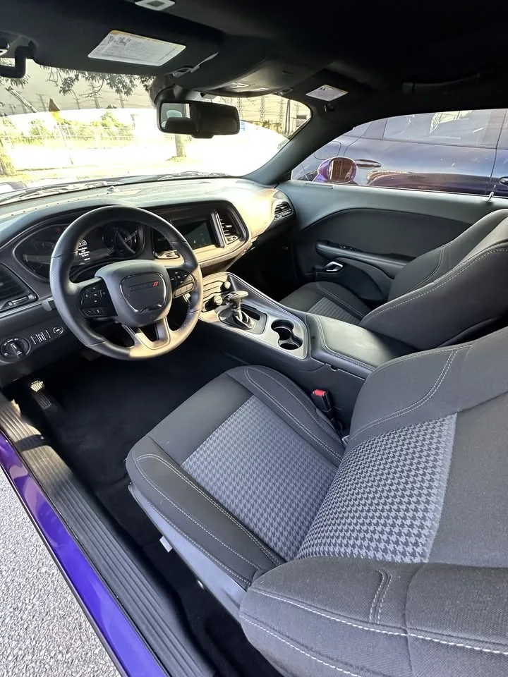 Dodge Challenger image indicator(3)