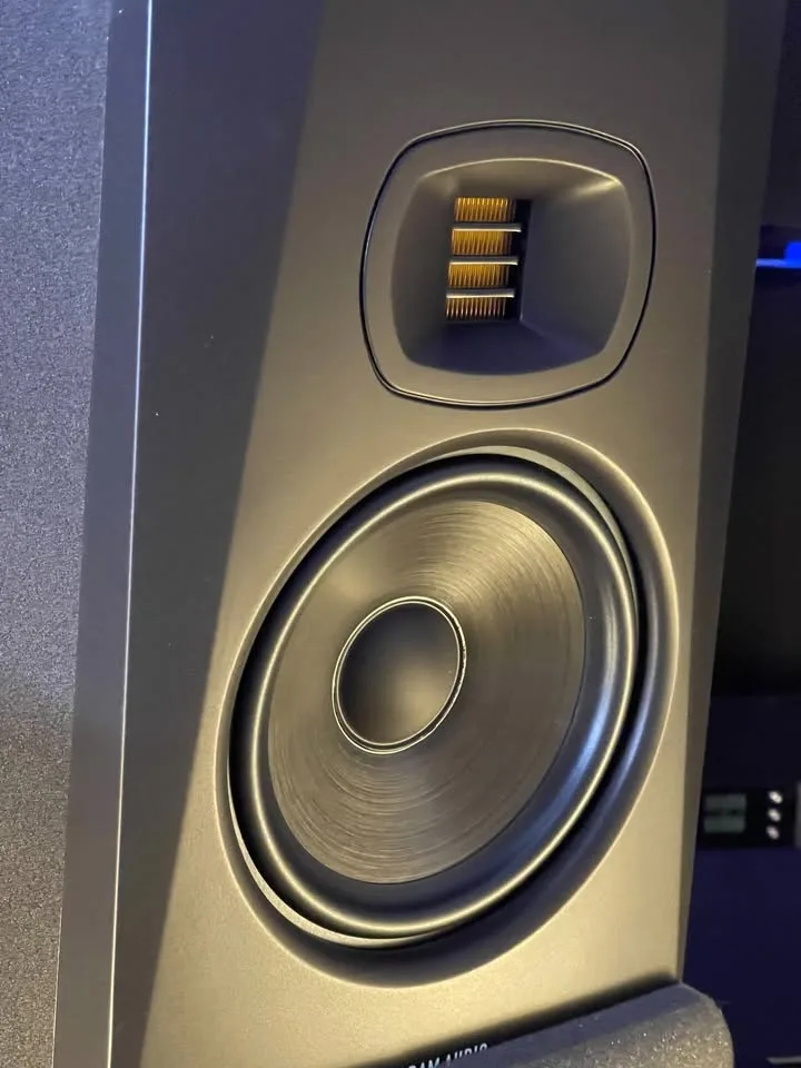 ADAM Audio T7V - 7" Active Studio Monitors (Pair) image indicator(8)