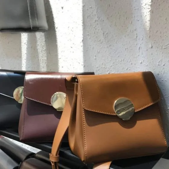 Luxury Leather Crossbody Bag with Gold Accent image indicator(5)