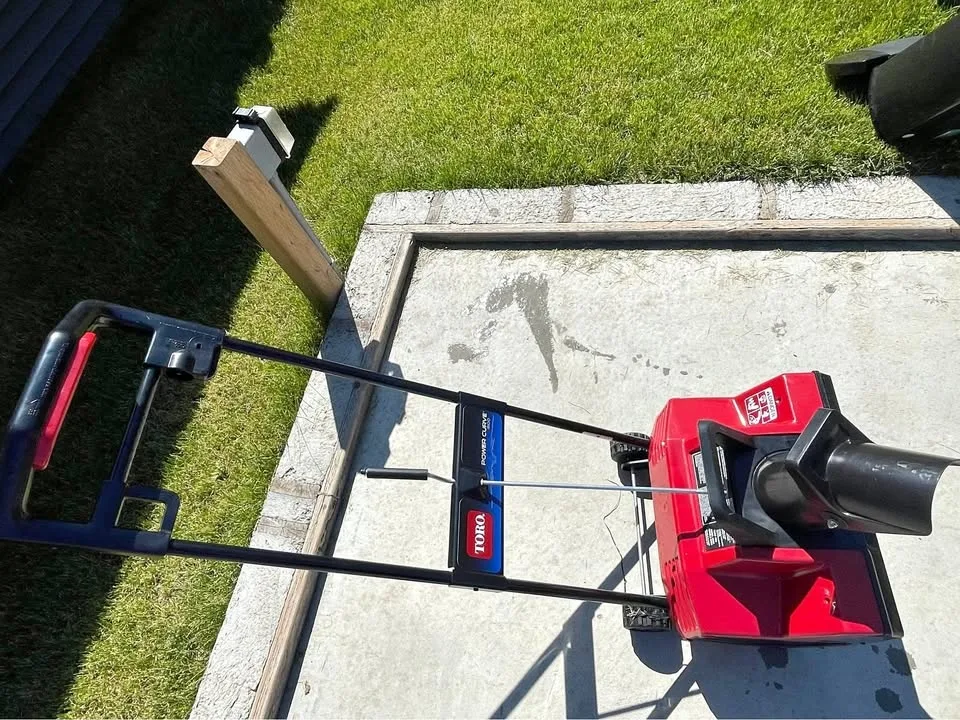 Electric Taro Power curve 1800 snow blower