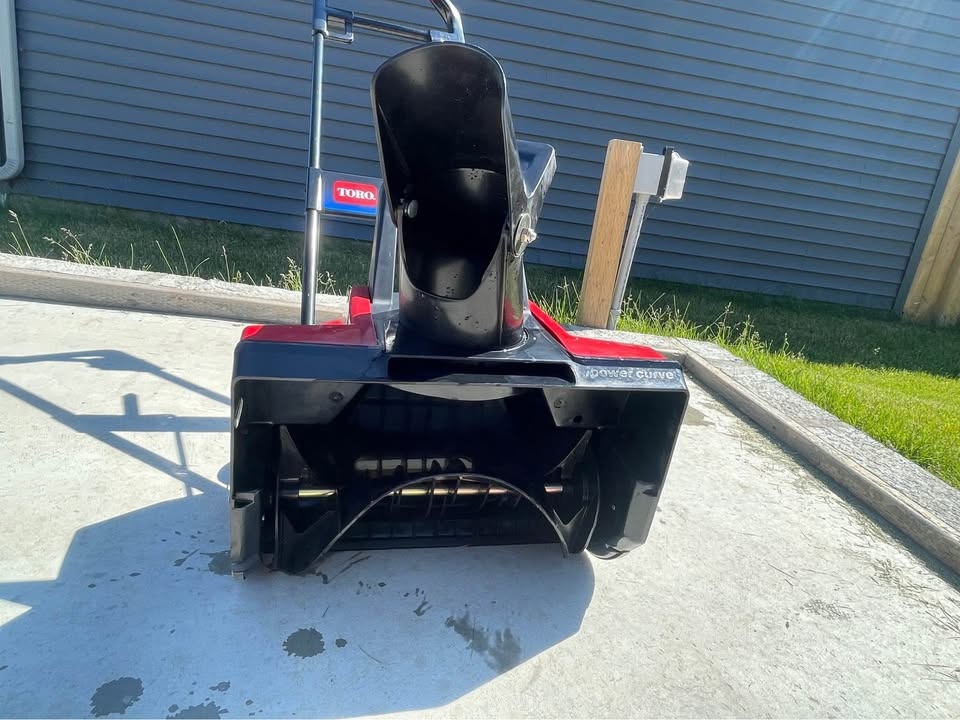 Electric Taro Power curve 1800 snow blower - photo 4