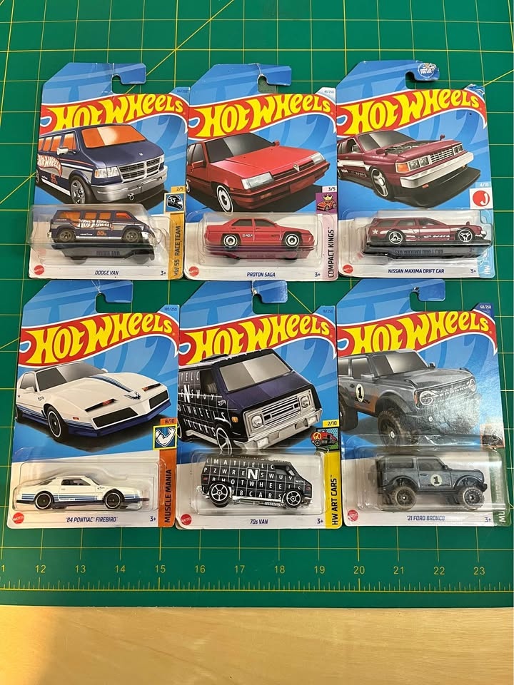 Hot Wheels Lot – 38 Vehicles (Singles + 5-Pack)