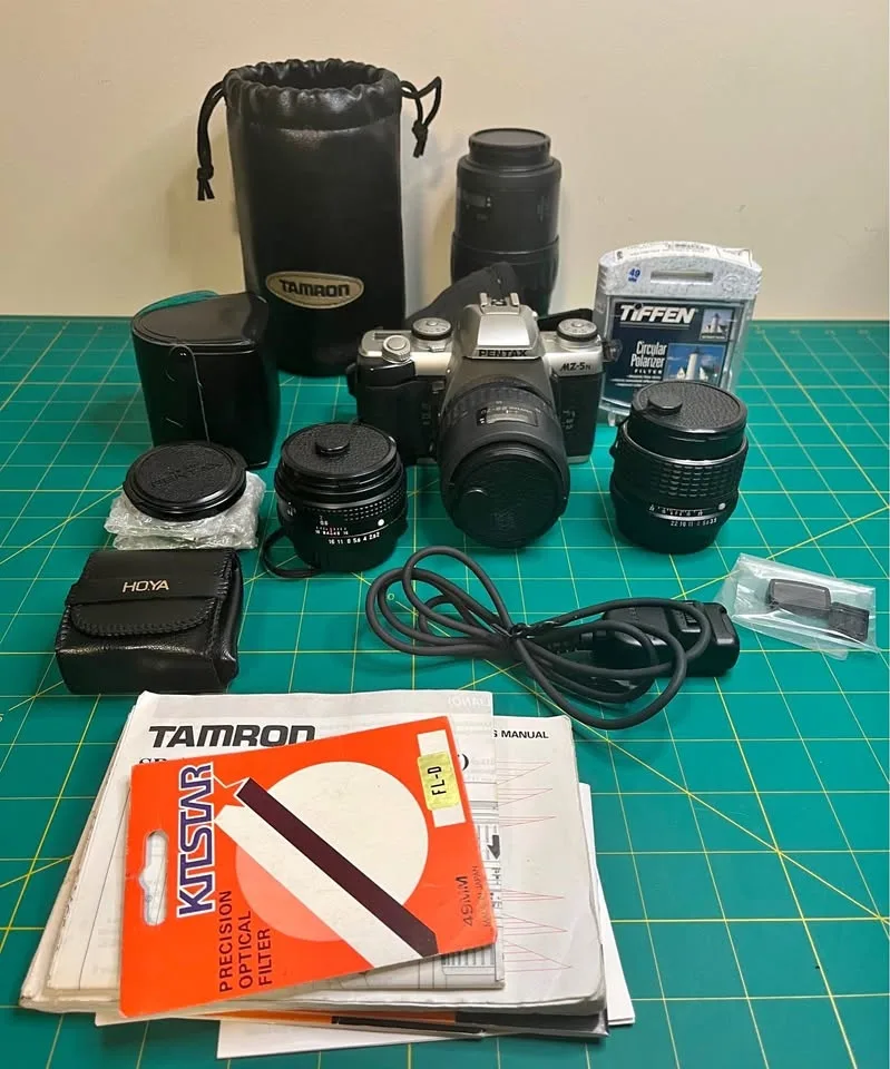 Pentax MZ-5n 35mm Film Kit