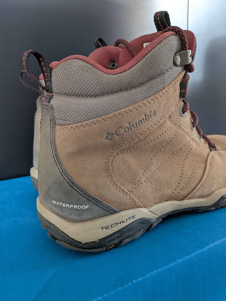 Women's Columbia Waterproof Hiking Boots Size 6.5 Brown - photo 3