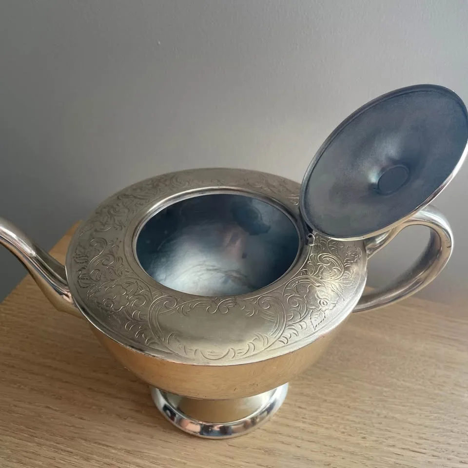 Vintage Silver Plated Teapot image indicator(3)