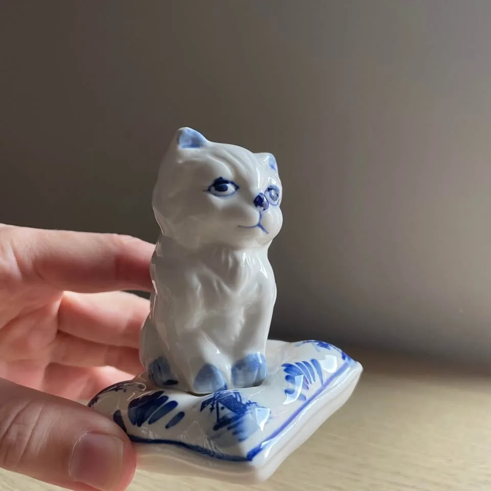 Vintage Kitten Cat On Pillow - Ceramic Delft Figurine - Holland image indicator(3)